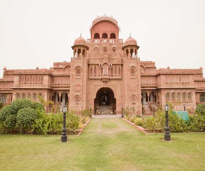 https://imgcld.yatra.com/ytimages/image/upload/t_hotel_yatra_city_desktop/v1390463531/Domestic Hotels/Hotels_Bikaner/Hotel The Laxmi Niwas Palace/Facade~722.jpg